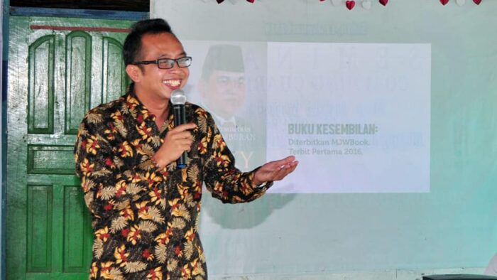 Seminar Motivasi Parenting “Man Jadda Wajada” bagi para Wali Murid